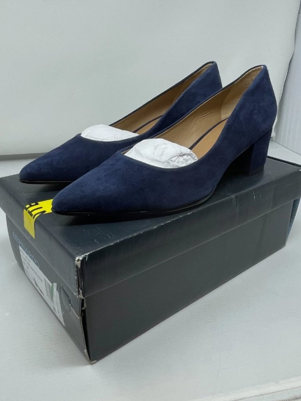 Bernardo Millie Pump Dark Navy Kid Suede Pointed Toe Block Heel Women's Size 9